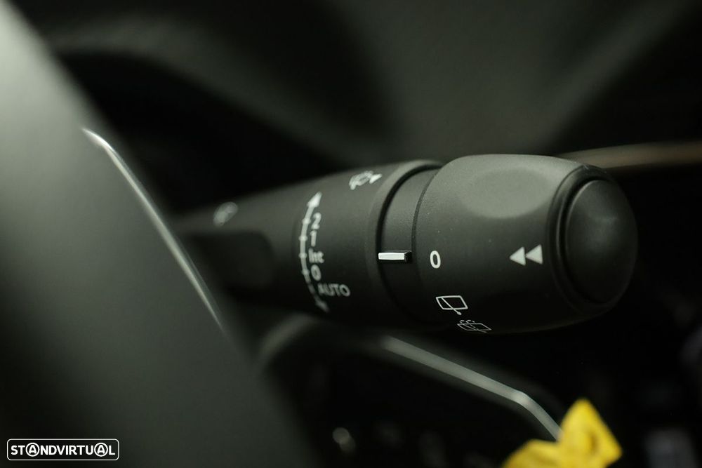Peugeot 2008 1.2 PureTech Allure EAT8 - 21