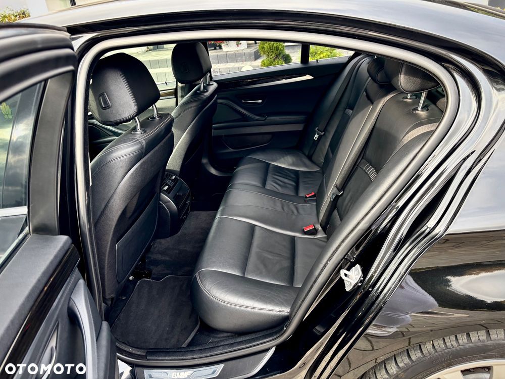 BMW Seria 5 525d xDrive Luxury Line - 10