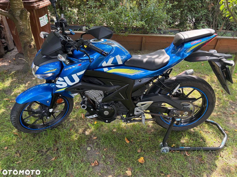 Suzuki GSX - 3