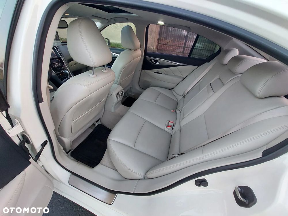 Infiniti Q50 - 8