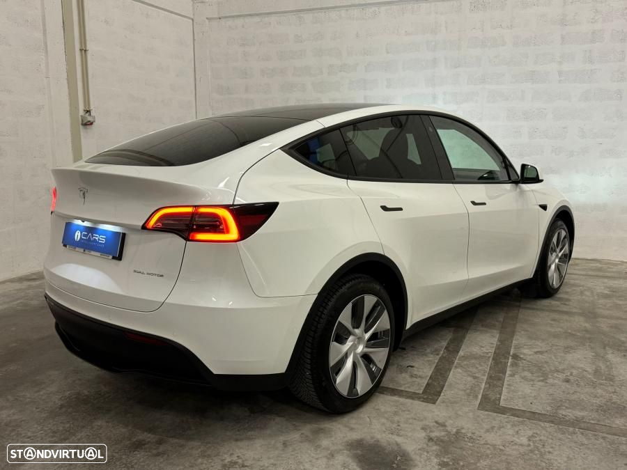 Tesla Model Y Long Range Dual Motor AWD - 11