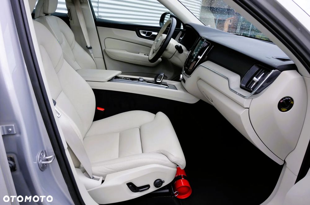 Volvo XC 60 B4 D Geartronic RDesign - 26