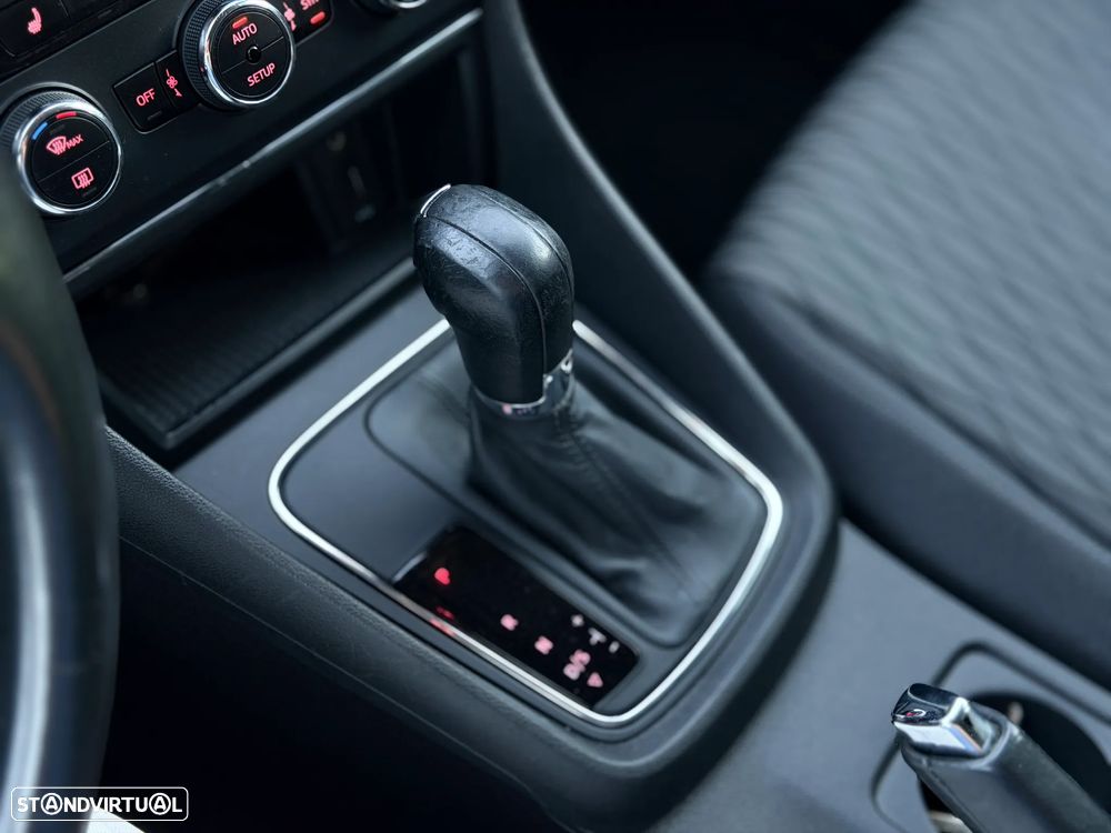 SEAT Leon ST 1.6 TDI S&S DSG Style - 22