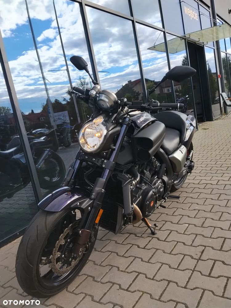 Yamaha V-MAX - 2