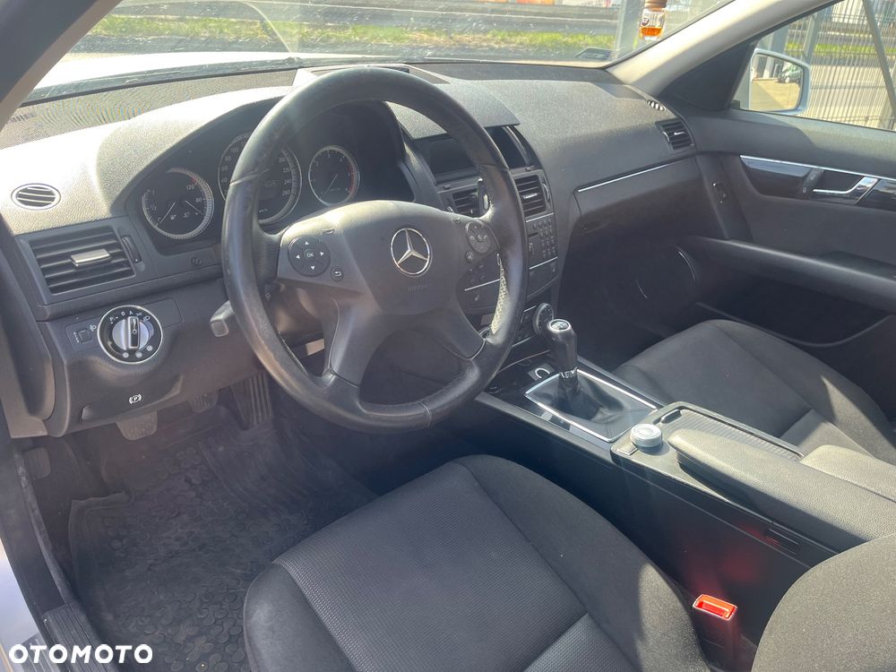 Mercedes-Benz Klasa C 200 CDI DPF Classic - 9