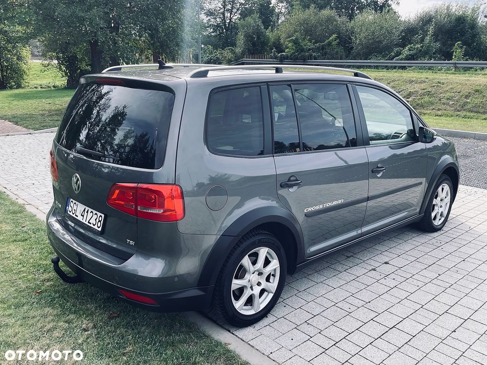 Volkswagen Touran 1.4 TSI DSG Cross - 9
