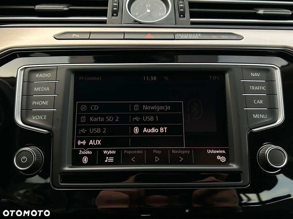 Volkswagen Passat - 32