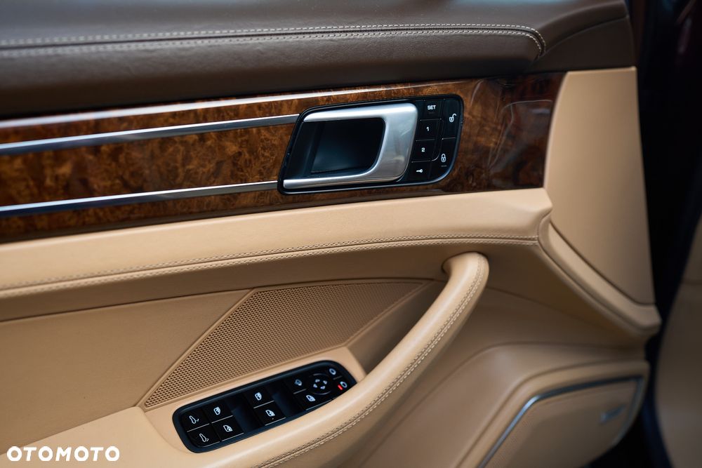 Porsche Panamera 4S - 19