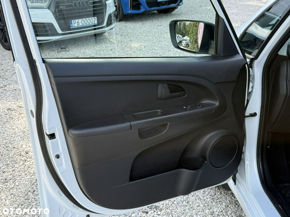 Kia Venga 1.4 CRDi M - 13