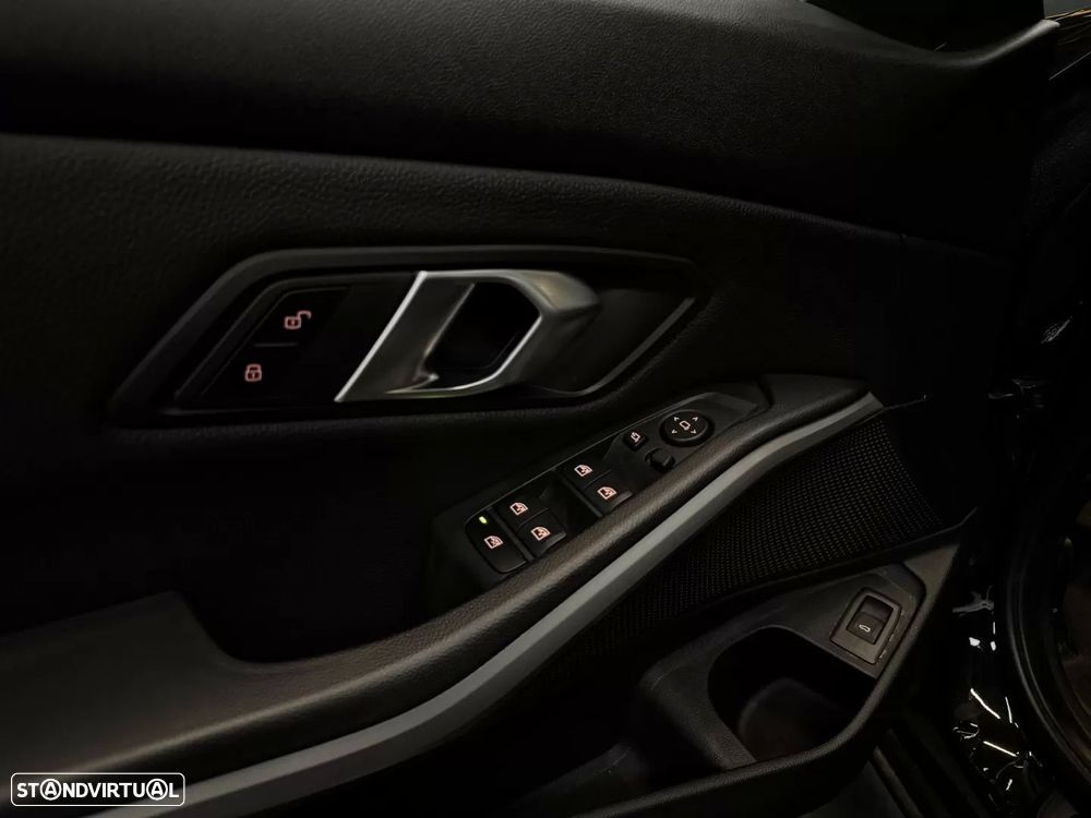 BMW 318 d Touring Auto - 21