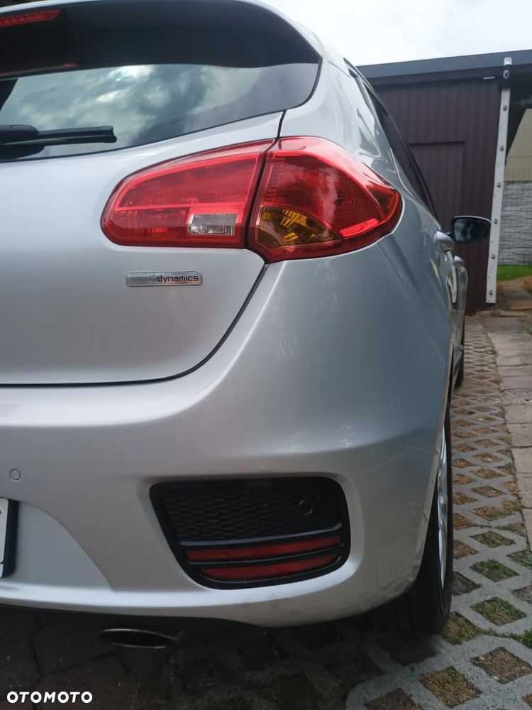 Kia Ceed 1.6 CRDi 136 ISG Dream Team Edition - 6