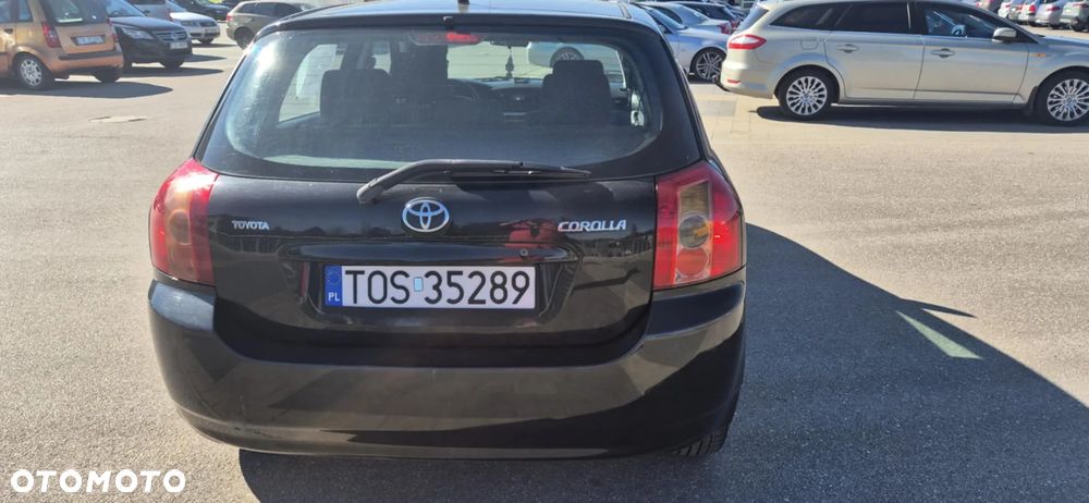 Toyota Corolla - 4