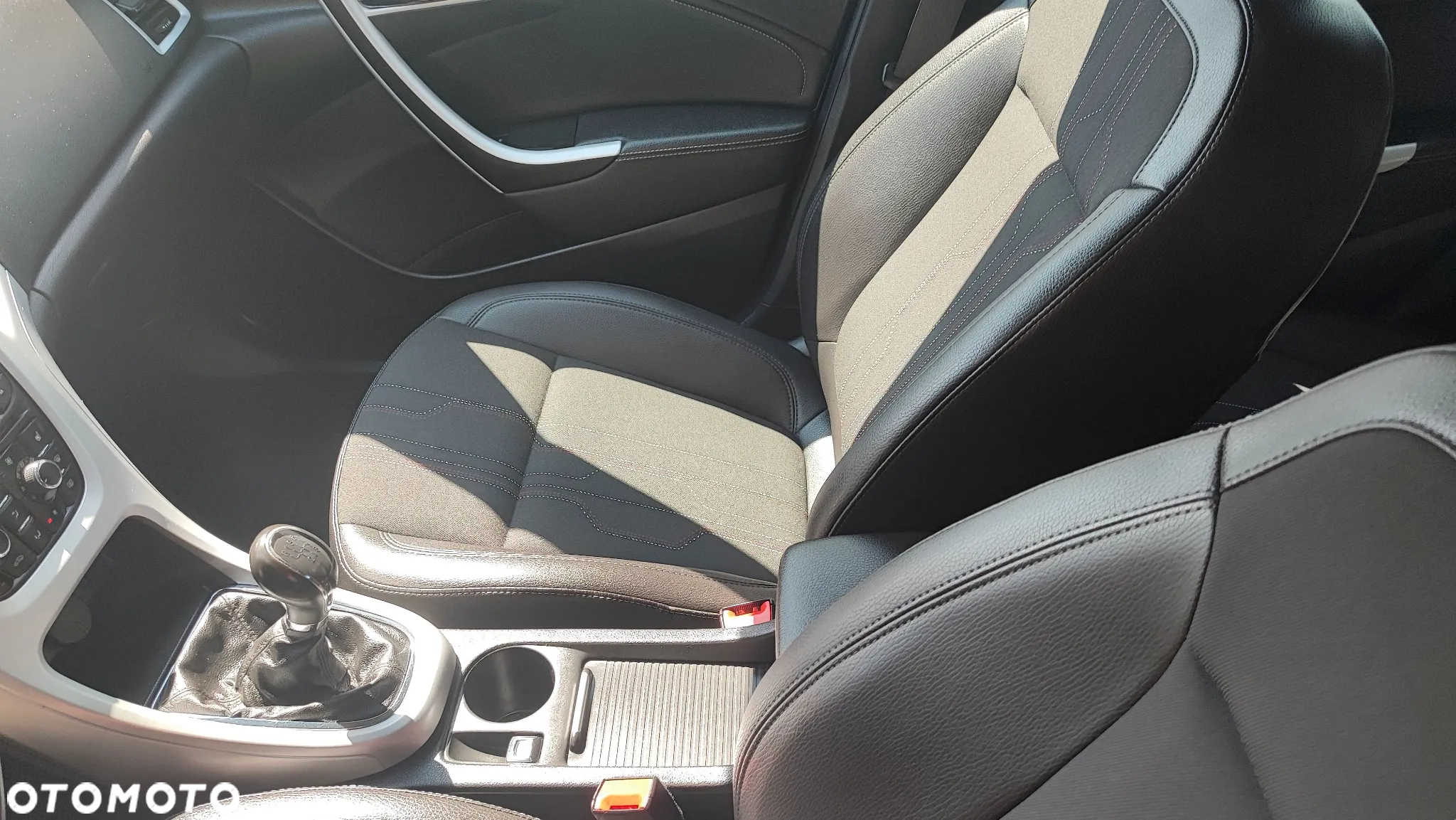 Opel Astra 1.4 Turbo 150 Jahre - 30