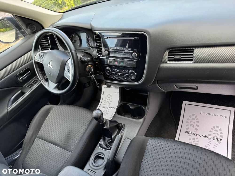 Mitsubishi Outlander 2.0 Invite + 2WD - 28