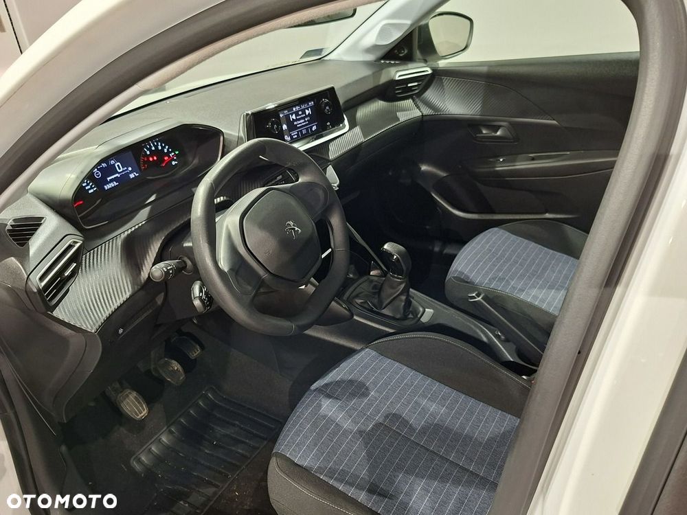 Peugeot 208 - 3