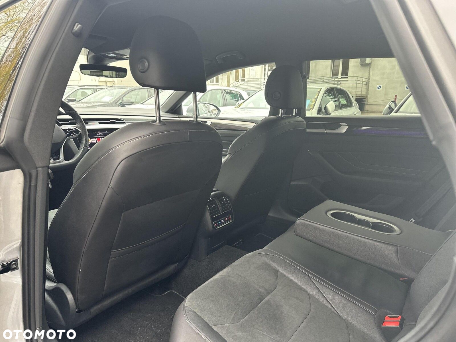 Volkswagen Arteon 2.0 TSI R-Line DSG - 11