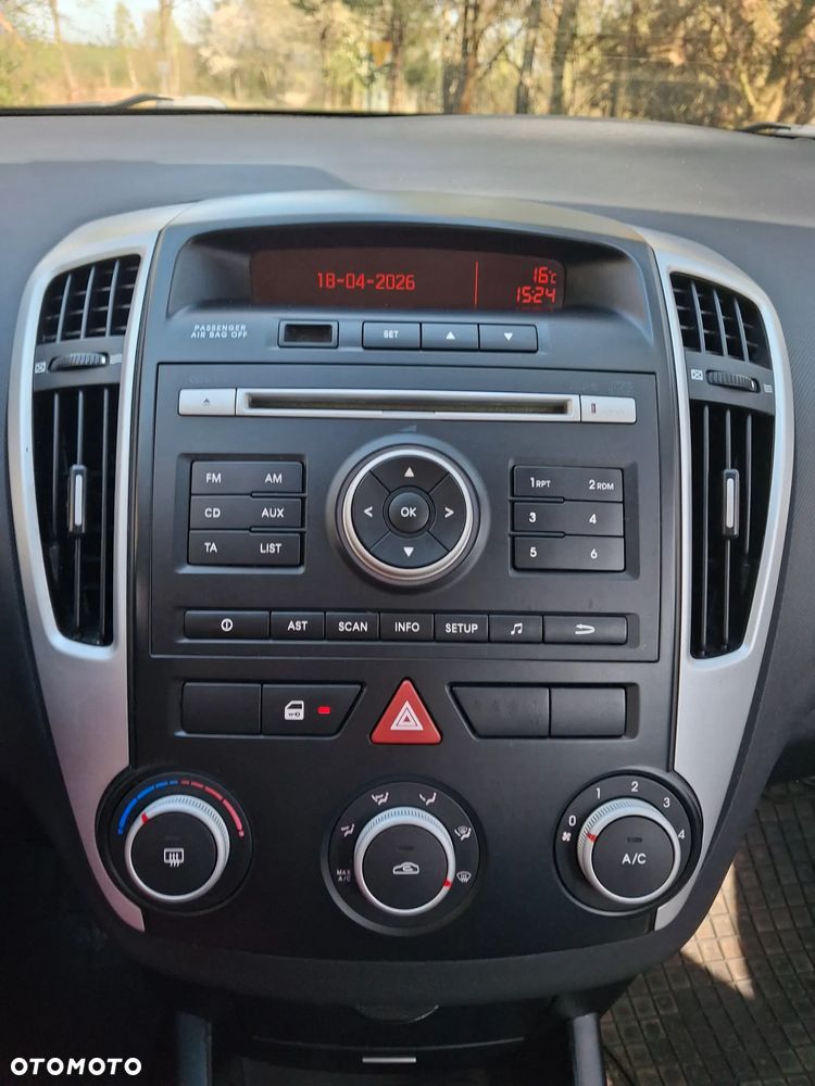 Kia Ceed 1.6 Crdi Comfort + - 7