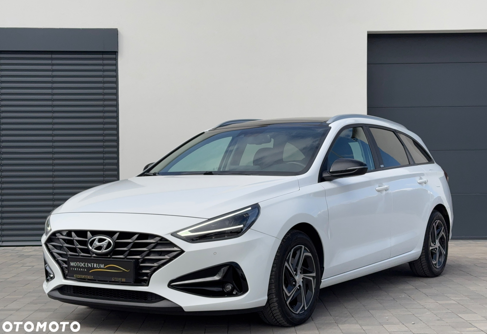 Hyundai i30 Kombi 1.6 CRDI DCT Passion Plus - 2