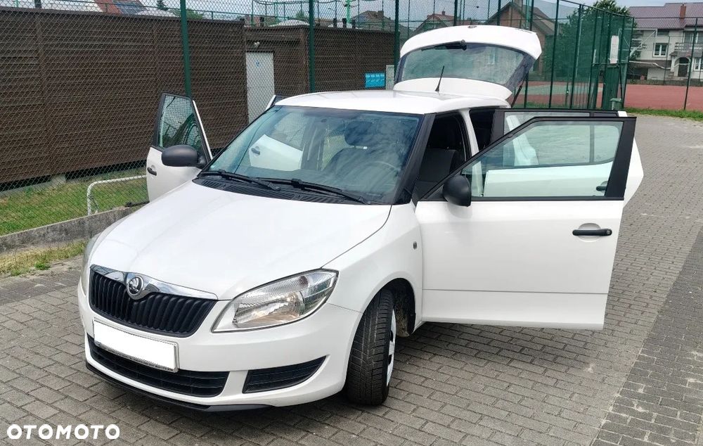 Skoda Fabia 1.2 HTP COOL EDITION - 10