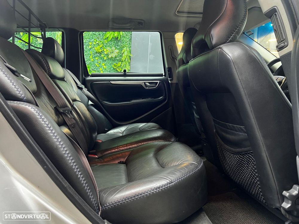 Volvo V70 Crosscountry - 16