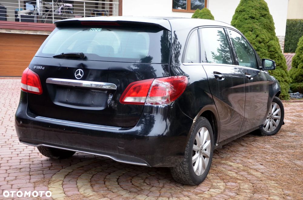 Mercedes-Benz Klasa B 180 d Edition - 3