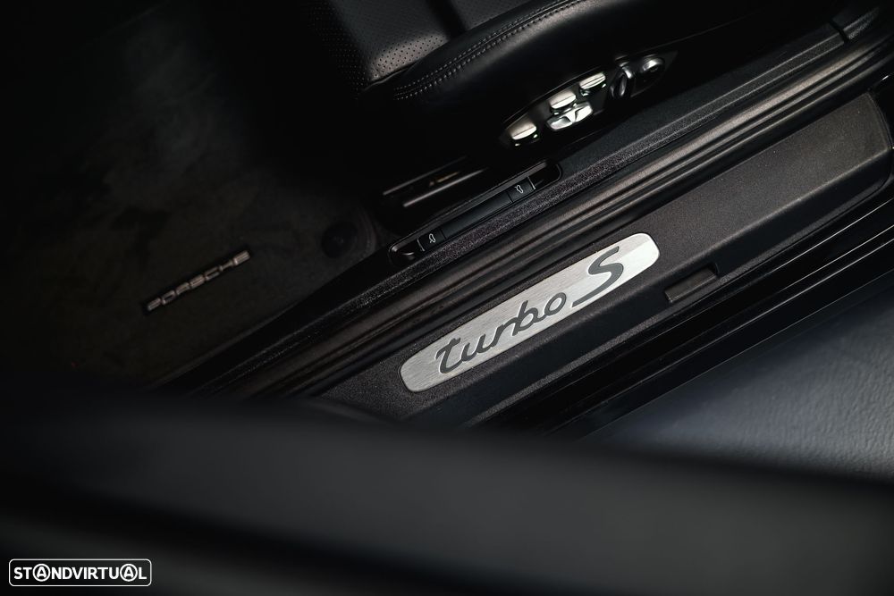 Porsche 911 (991) Turbo S Cabriolet - 18