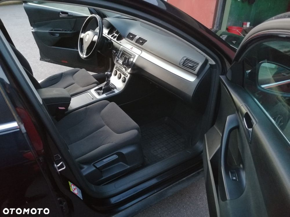 Volkswagen Passat 2.0 TDI Individual - 19