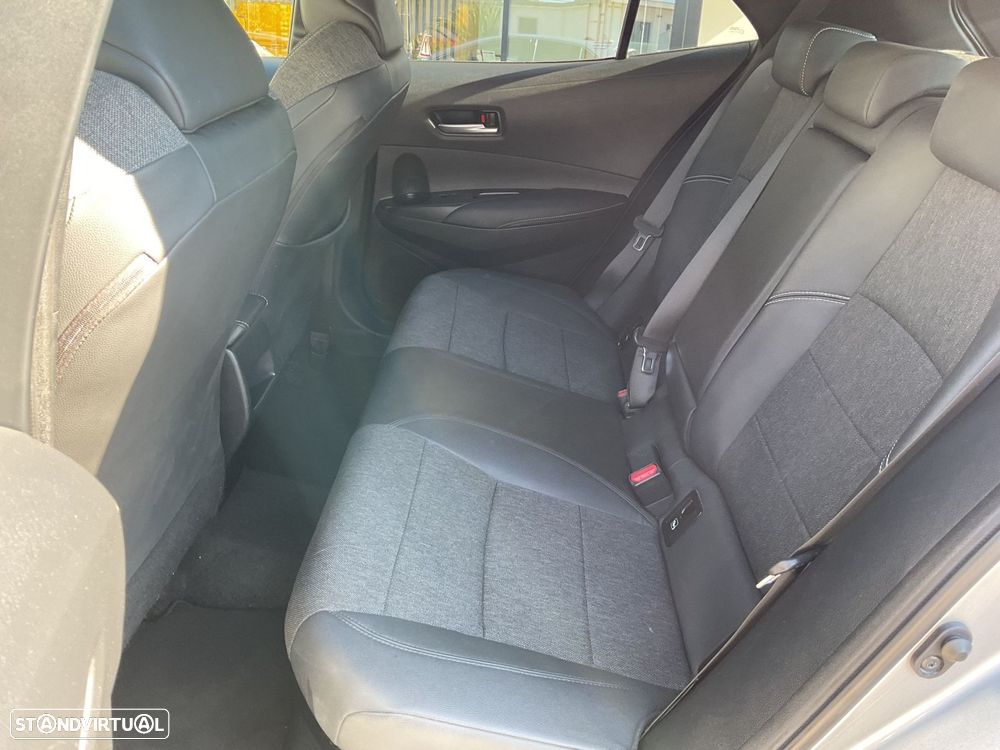 Toyota Corolla 1.8 Hybrid Comfort - 34