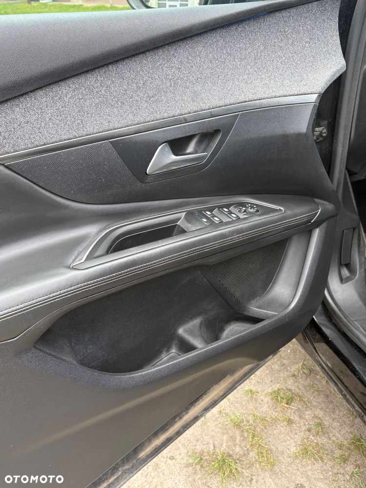 Peugeot 3008 BlueHDi 120 EAT6 Stop & Start Allure - 21