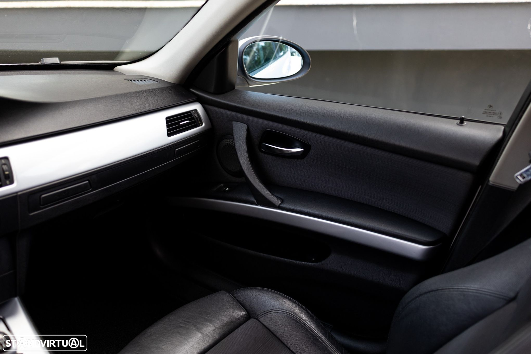 BMW 318 d Touring Navigation Sport - 38