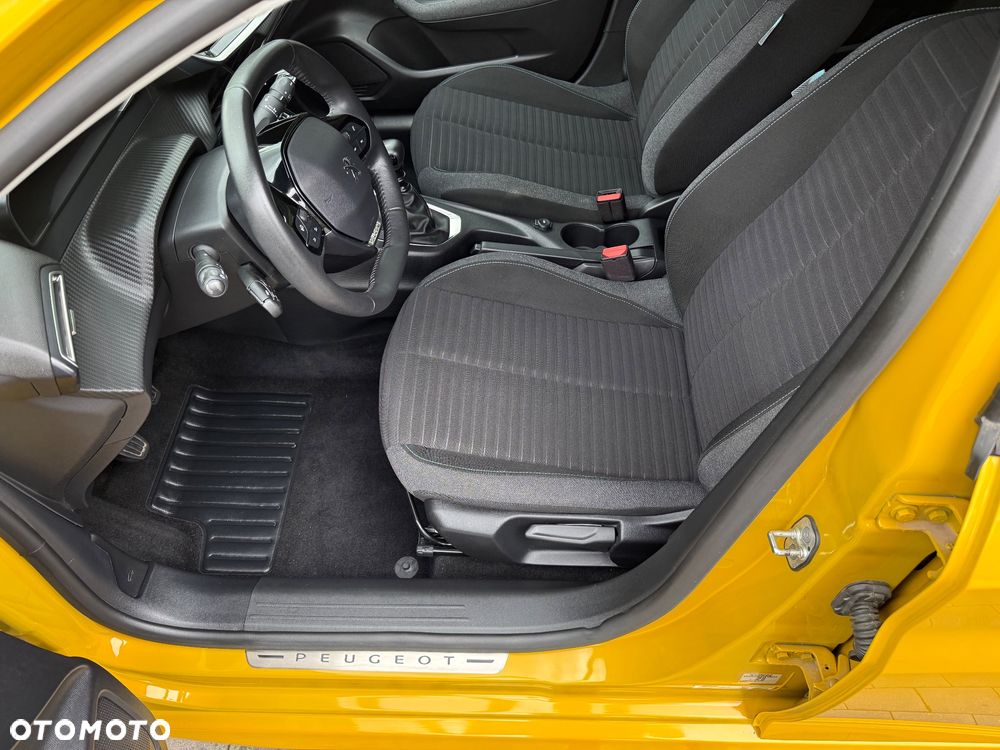 Peugeot 208 TURBO 100 Style - 19