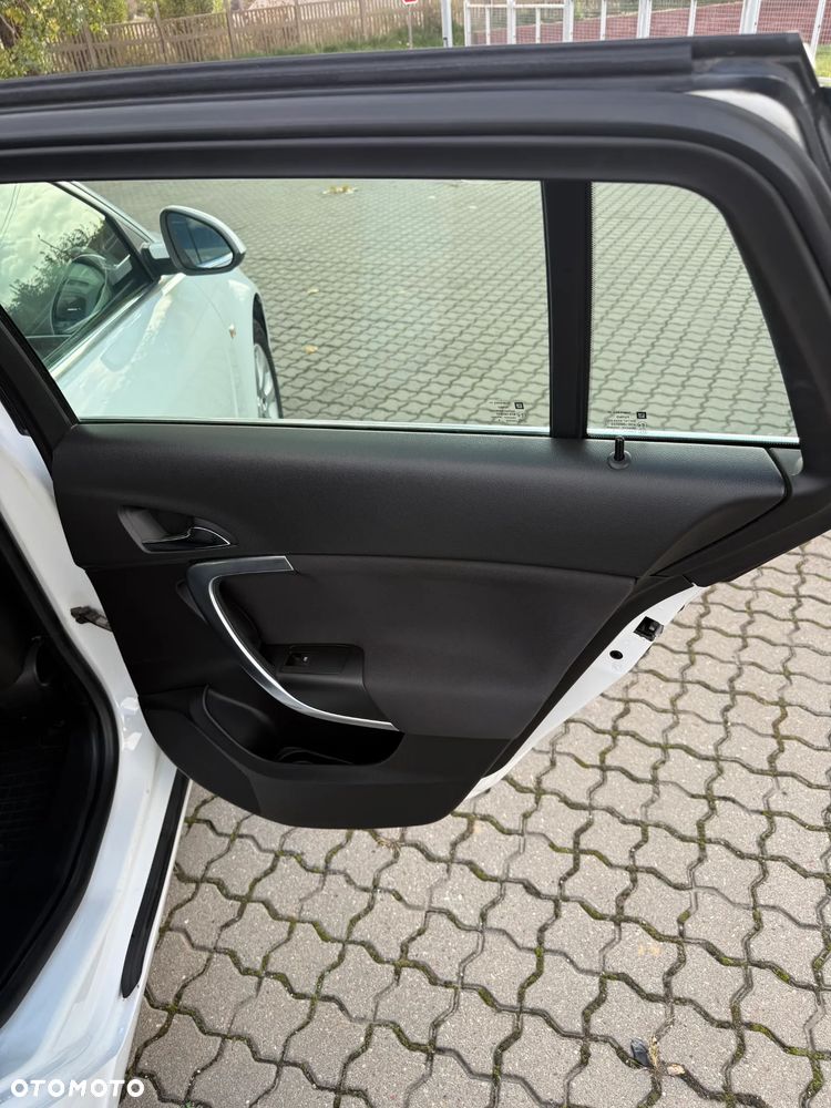 Opel Insignia - 16