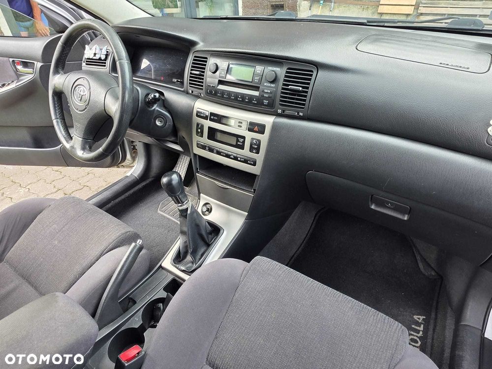 Toyota Corolla - 5