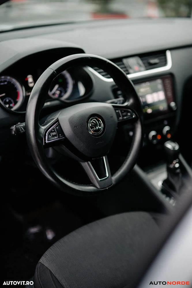 Skoda Octavia 2.0 TDI DSG Ambition - 13