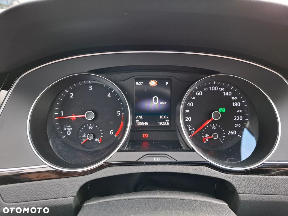 Volkswagen Passat Variant 2.0 TDI SCR DSG Business - 18