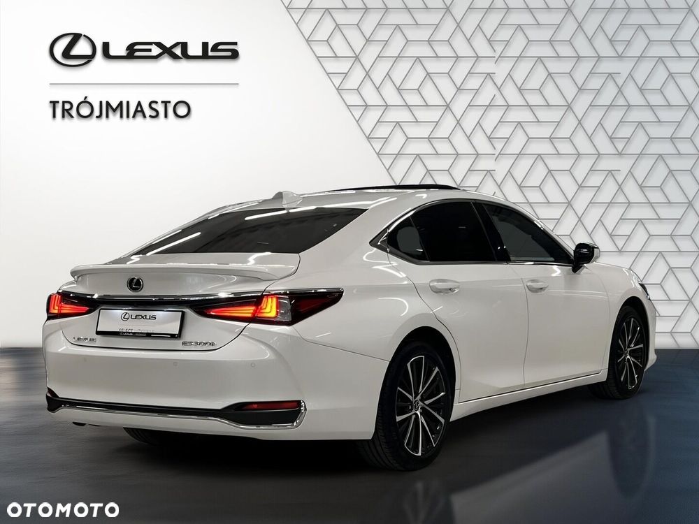 Lexus ES 300h Business Edition - 6