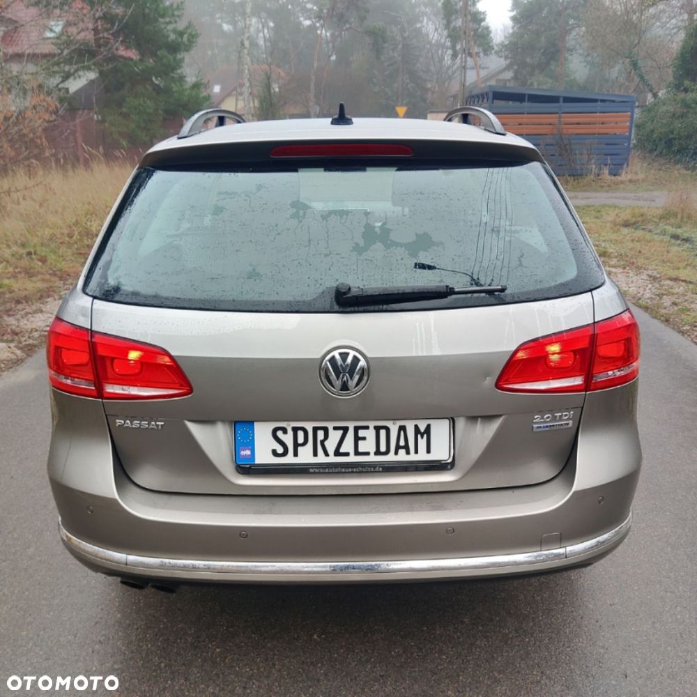 Volkswagen Passat - 4