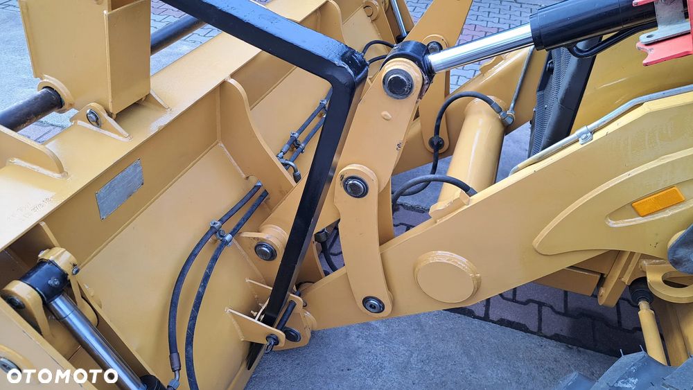 Caterpillar 428F - 9