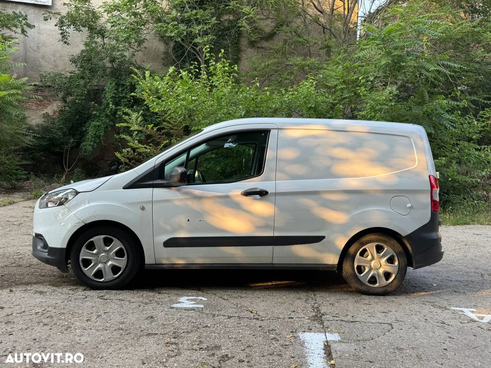 Ford Courier - 12