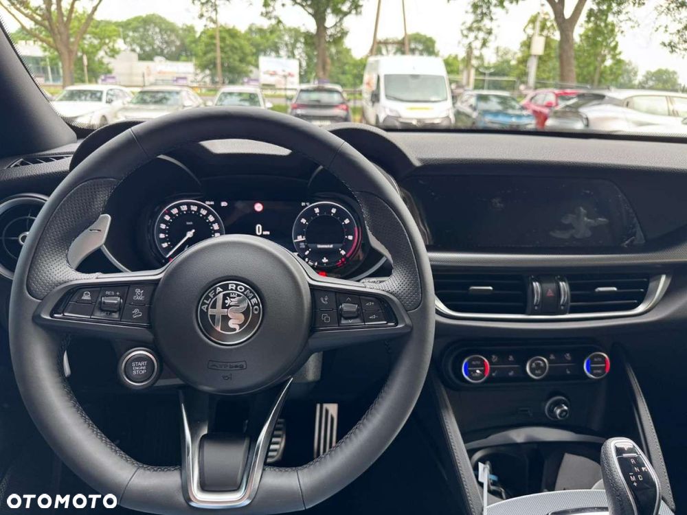 Alfa Romeo Stelvio - 11