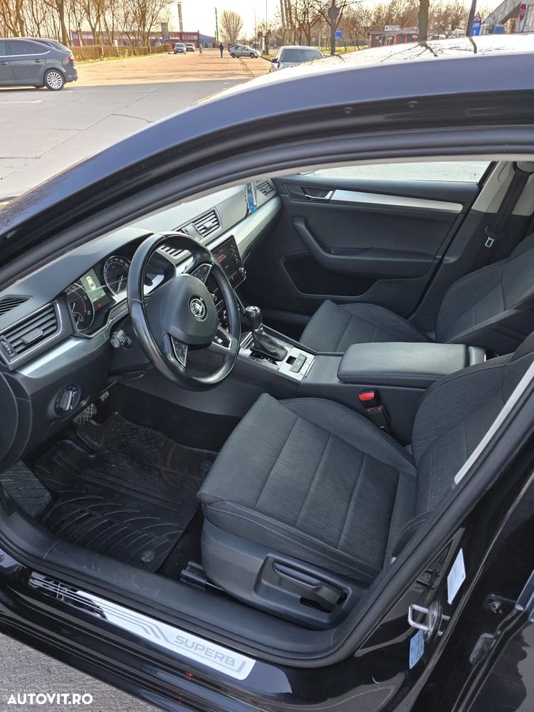 Skoda Superb 2.0 TDI DSG Active - 9