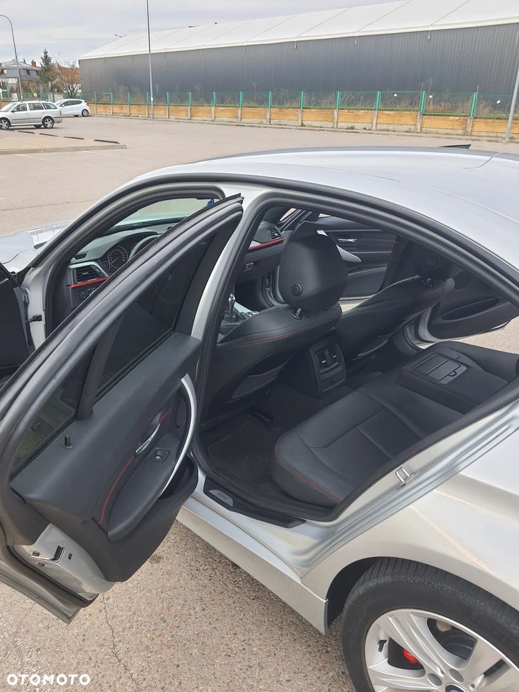 BMW Seria 3 318d Sport Line - 9