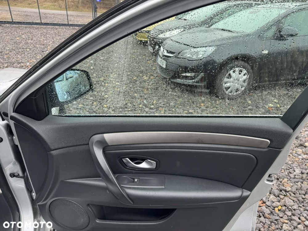 Renault Laguna 2.0 dCi Limited - 16