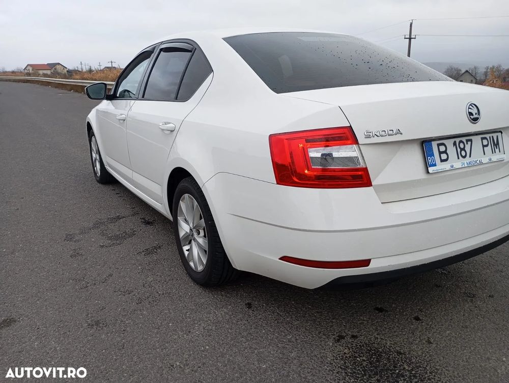 Skoda Octavia 1.6 TDI Active - 9