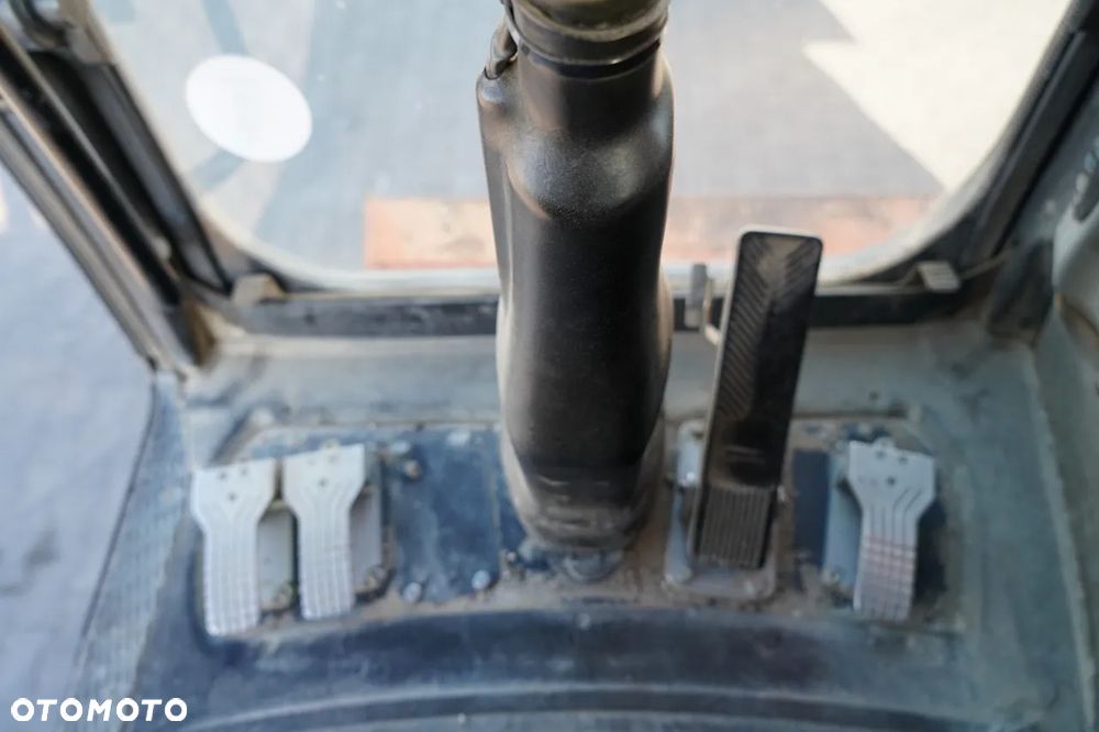 Liebherr A914 COMPACT / KOPARKA KOŁOWA / KOMPLET ŁYŻEK/ ORYGINALNY FABRYCZNY LAKIER / KLIMATYZACJA / KAMERY - 32
