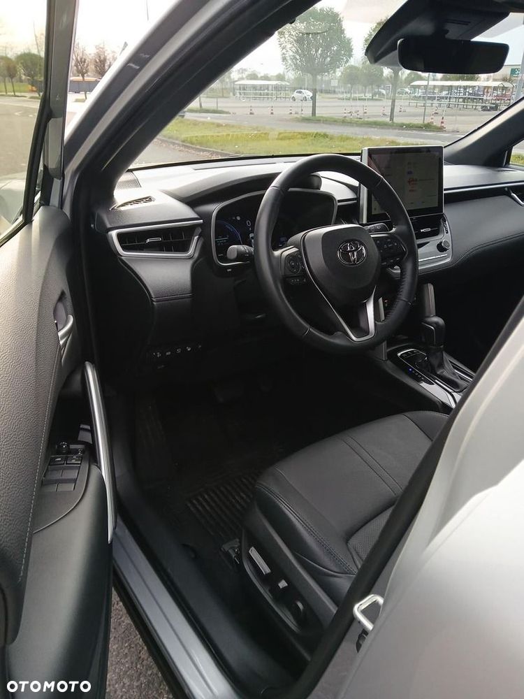 Toyota Corolla Cross 2.0 Hybrid Executive - 17