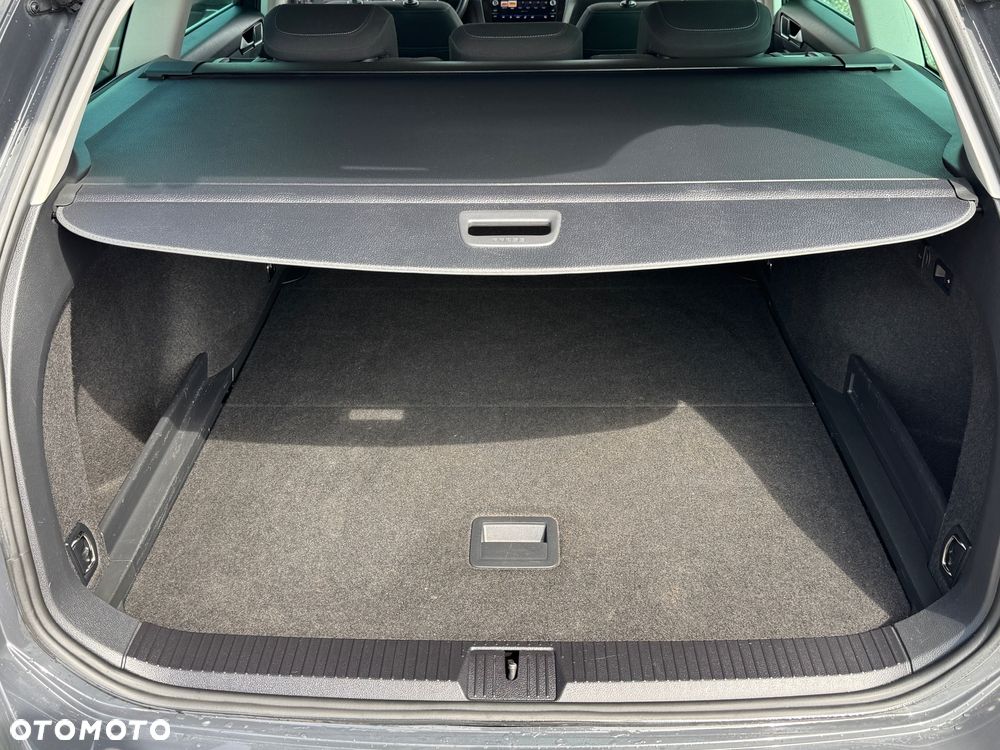 Volkswagen Passat 2.0 TDI SCR DSG Elegance - 32