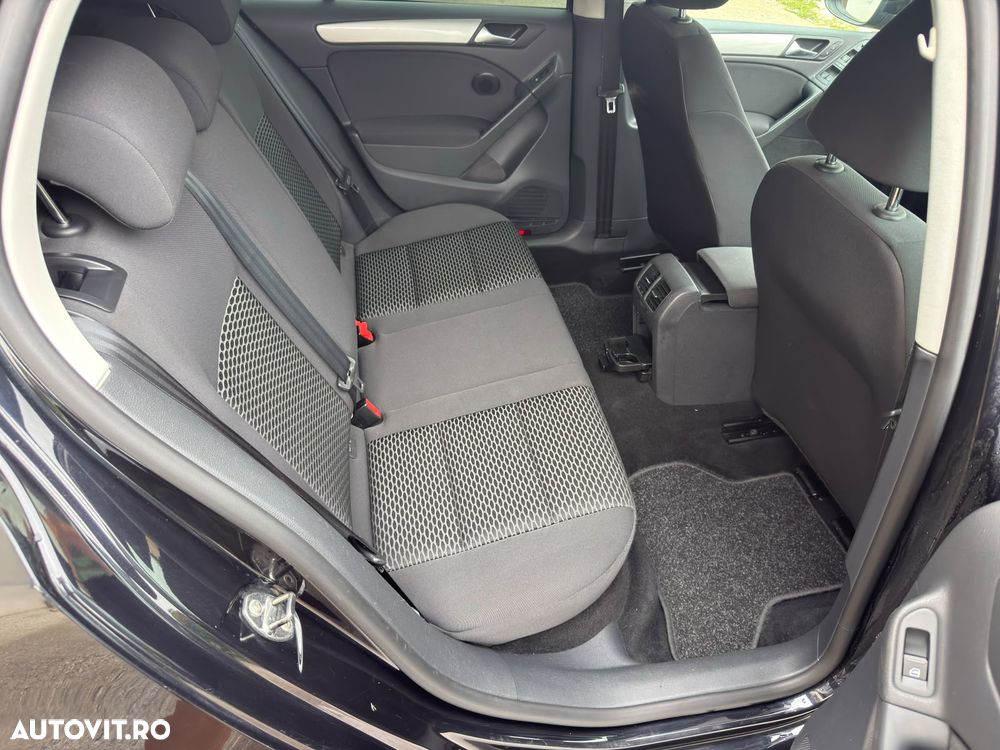 Volkswagen Golf 1.6 TDI DPF BlueMotion Technology Comfortline - 4