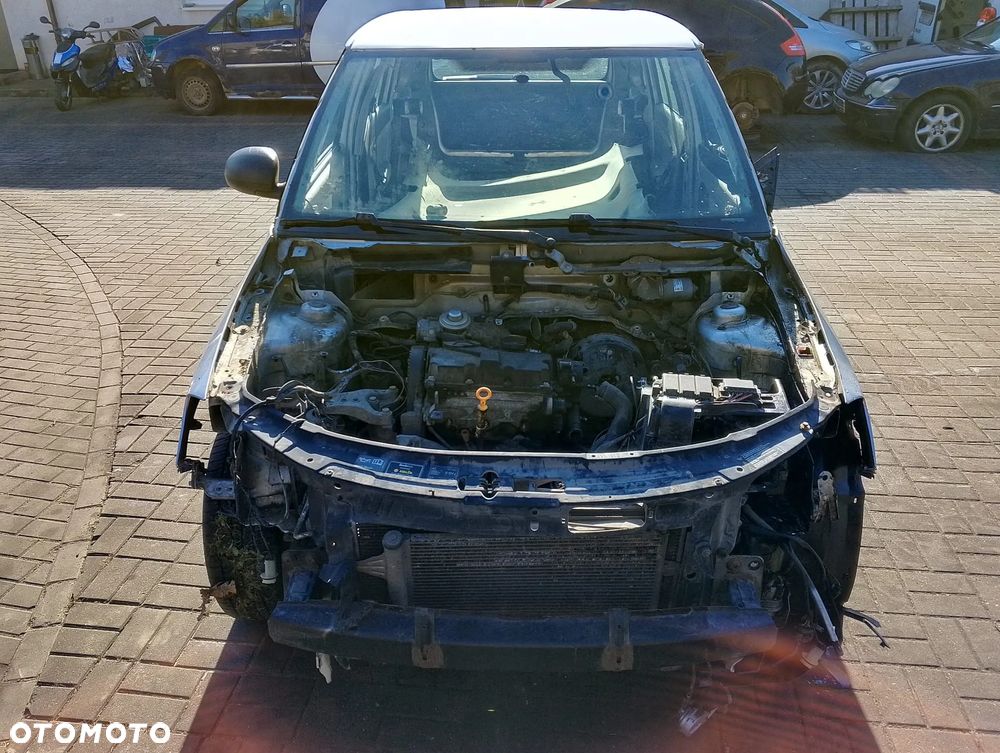 Skoda Fabia II (07-10.) 1.4 TDI 69KM. Silnik BNM Skrzynia JQM lakier LA7W - REFLEXSILVER.Cały na części. GWARANCJA !!!  Przód Tył Zestaw Komplet Drzwi Klapa Zderzak Błotnik Maska Grill Atrapa Szyba Pas Lampa Lusterko Boczki Fotel Kanapa Kokpit Deska Rozdzielcza Przełącznik Włącznik Sterownik Przewody Wiązka Instalacja Moduł Komputer Czujnik Listwa Pompa Alternator Wtryski Głowica Rozrusznik Kompresor Sprzęgło Dwumas Silnik Skrzynia ABS Klimatyzacji Paliwa Wspomagania Kolektor Turbina Przepustnica Zawór Chłodnica Koło Hak Belka Sanki Zawieszenie Mcpherson Półoś Amortyzator Wydech Tłumik Zacisk Most - 2