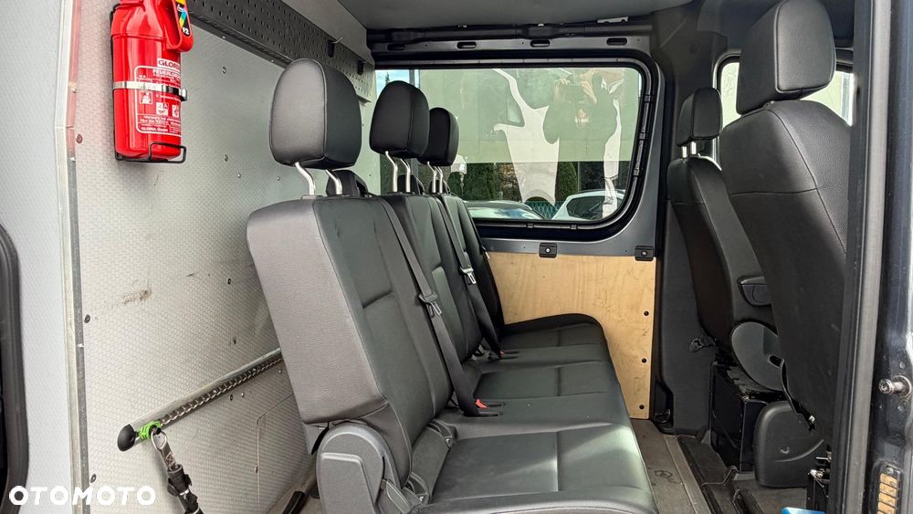 Mercedes-Benz Sprinter - 11